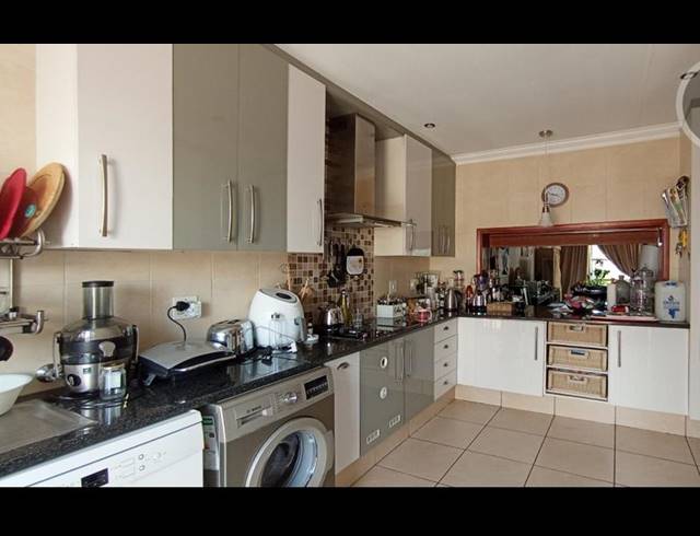 2 BEDROOM TOWNHOUSE FOR SALE IN WOODMEAD